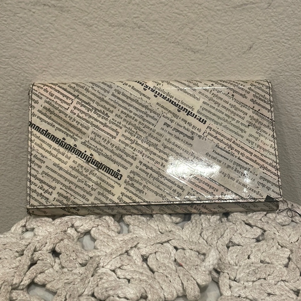 Torrain recycled clutch